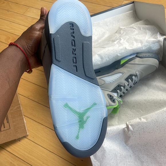 AUTHENTIC RARE KIDS JORDAN RETRO SILVER GREEN GREY SNEAKERS *NIB* SIZE 7Y - Picture 7 of 16